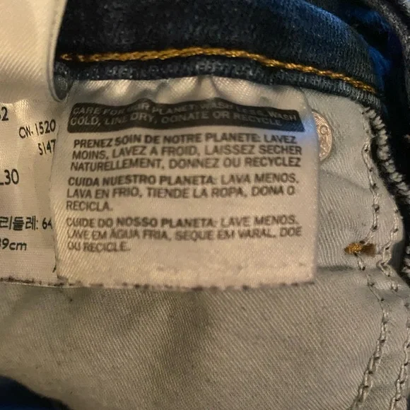 Levi’s 311 Shaping Skinny Jean’s - Picture 5 of 9